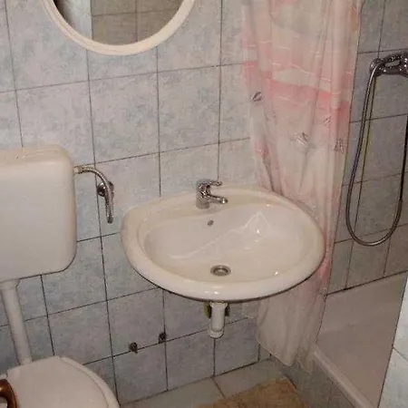 Bakmaz 3* Vodice